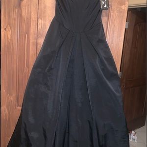 Evening dress with pockets.